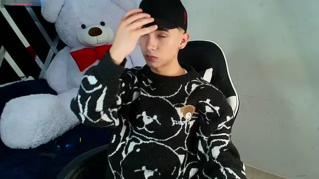 Niico Cruz online show from February 2025 03:45:02 AM