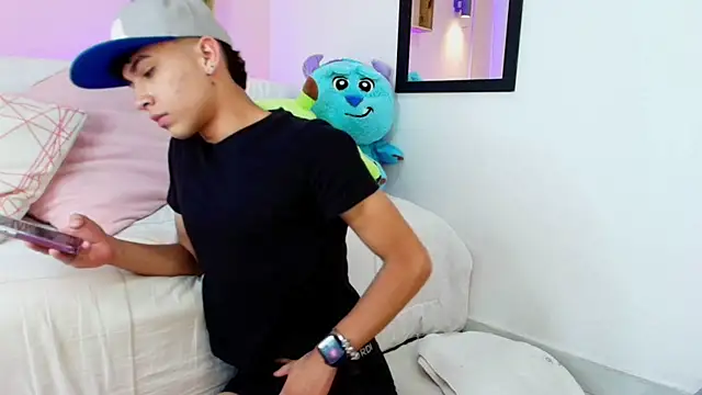 Niico Cruz online show from March 2025 04:37:02 AM