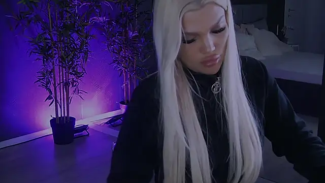 Snapshot of shayblonde chatting on January 2025 09:08:02 PM shayblonde online show from January 2025 09:08:02 PM