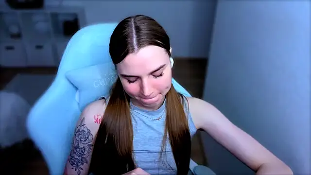 StellaLawless online show from November 2025 03:01:01 AM