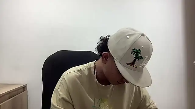 Snapshot of bob_petterson chatting on February 2026 11:56:01 PM bob petterson online show from February 2026 11:56:01 PM