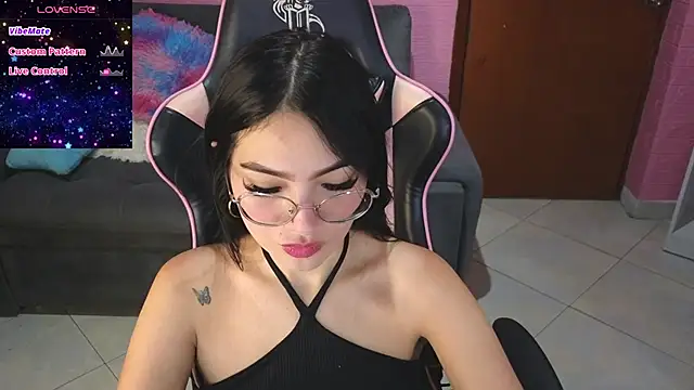 Snapshot of keity_moon chatting on February 2025 01:49:02 PM keity moon online show from February 2025 01:49:02 PM