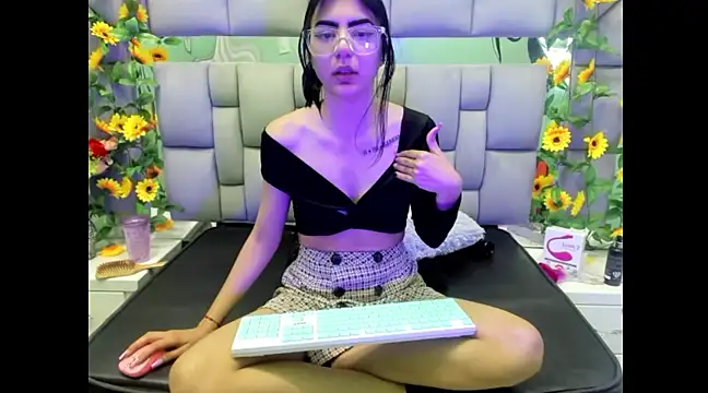 Snapshot of IsisRouse chatting on February 2025 06:14:02 AM IsisRouse online show from February 2025 06:14:02 AM