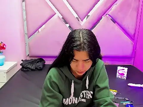 Snapshot of IsisRouse chatting on March 2025 02:46:02 AM IsisRouse online show from March 2025 02:46:02 AM