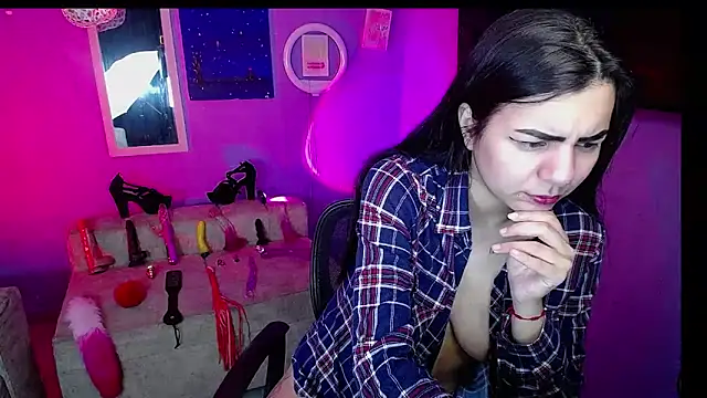 Snapshot of IsisRouse chatting on October 2025 04:02:02 AM IsisRouse online show from October 2025 04:02:02 AM