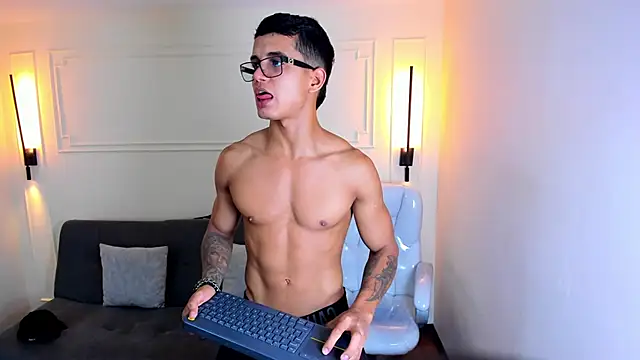 Paradise boy s online show from September 2025 10:47:01 PM