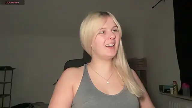 Allylove03 online show from September 2025 06:10:01 PM