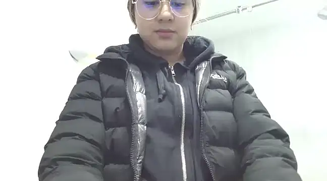 Miabonnett  online show from March 2025 03:04:01 PM