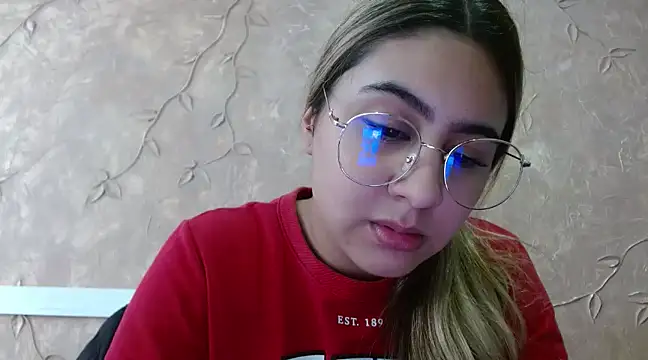 Miabonnett  online show from March 2025 06:19:02 PM