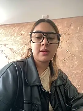 Miabonnett  online show from September 2025 12:09:02 PM