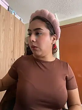 Miabonnett  online show from July 2026 04:35:02 PM
