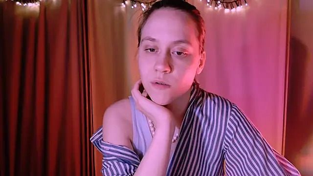 Snapshot of Malinax chatting on December 2024 10:30:02 PM Malinax online show from December 2024 10:30:02 PM