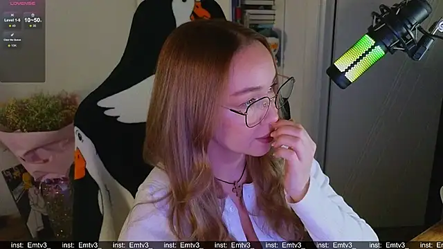 Emili1- online show from November 2025 01:44:02 PM