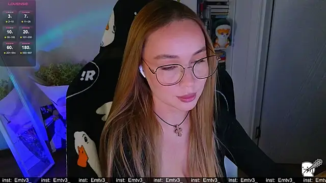 Emili1- online show from January 2026 01:37:02 PM