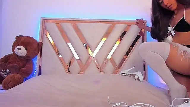  Andyy   online show from December 2024 08:36:01 PM