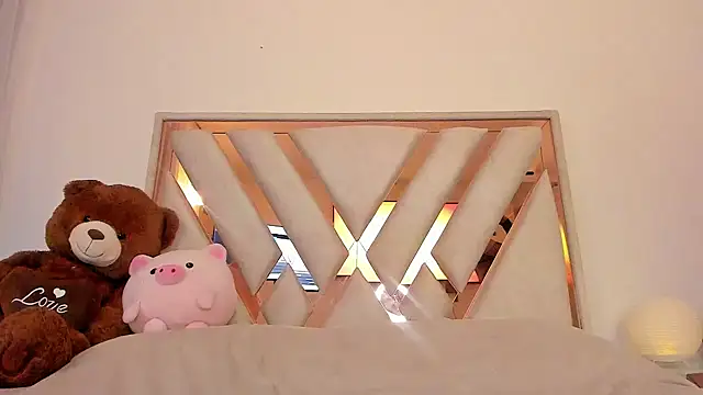  Andyy   online show from January 2025 09:51:01 PM