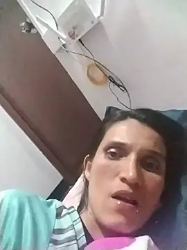 Snapshot of Nathasha_LatinHot chatting on October 2025 07:18:02 AM Nathasha LatinHot online show from October 2025 07:18:02 AM