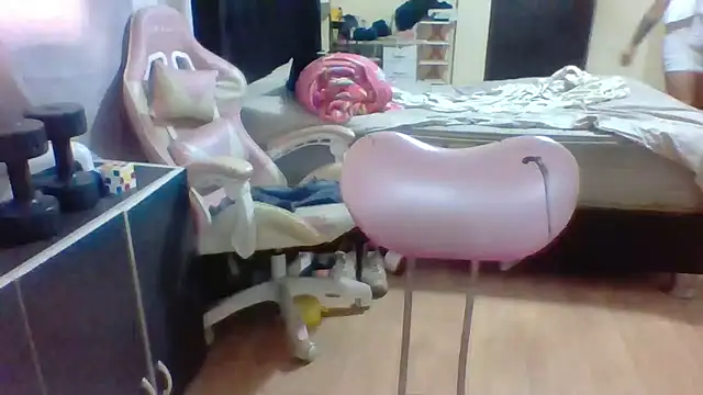 Snapshot of Jennxdolls chatting on February 2025 04:45:02 PM Jennxdolls online show from February 2025 04:45:02 PM