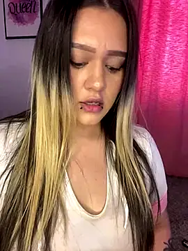 Ari Martin online show from December 2024 07:32:02 PM