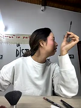 little-Emma online show from October 2025 02:54:01 AM