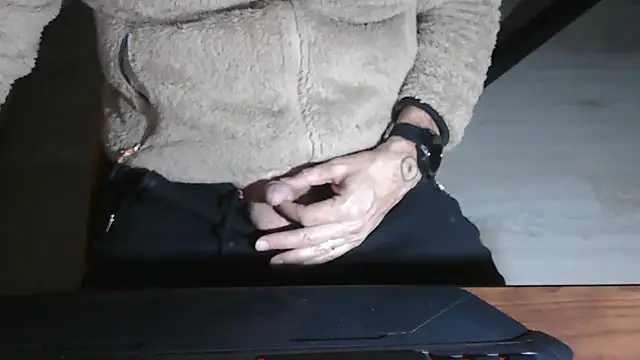 Adri gard online show from December 2025 09:55:02 PM