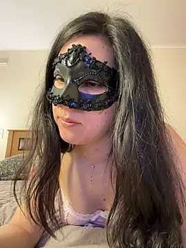 Reinacatchile online show from December 2024 02:25:02 AM