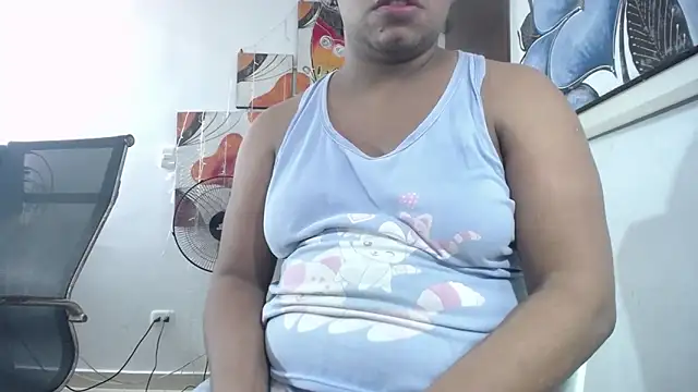 Snapshot of tsbigcock10incock chatting on February 2026 06:44:01 PM tsbigcock10incock online show from February 2026 06:44:01 PM