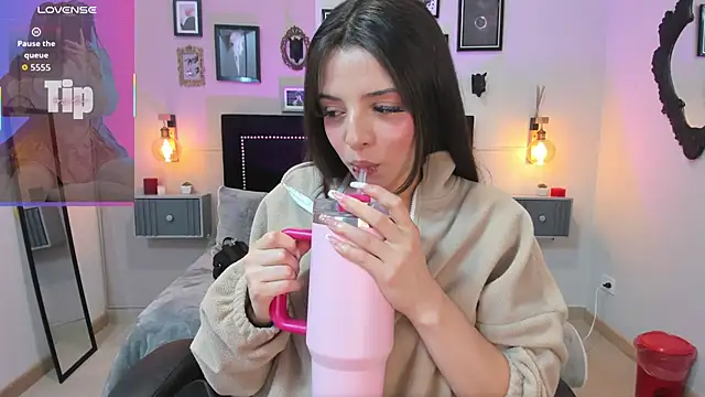 Charlotte  Benett online show from October 2025 03:36:02 AM