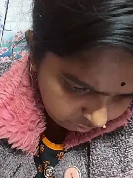 Beauty-queen online show from February 2025 04:00:01 PM