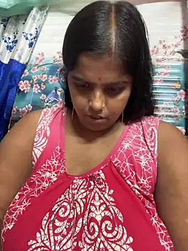 Beauty-queen online show from September 2025 01:32:01 PM