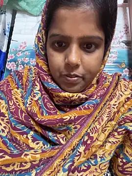 Beauty-queen online show from November 2025 01:33:02 PM