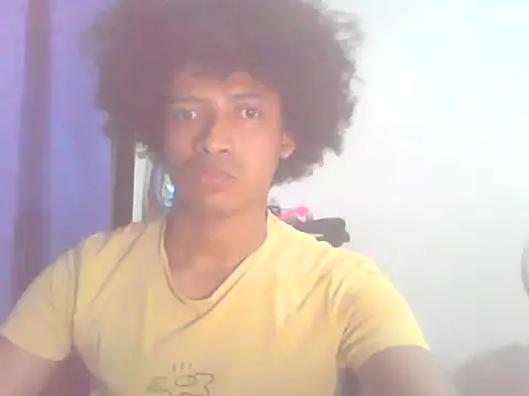 Snapshot of Leunamt chatting on April 2026 04:21:02 AM Leunamt online show from April 2026 04:21:02 AM