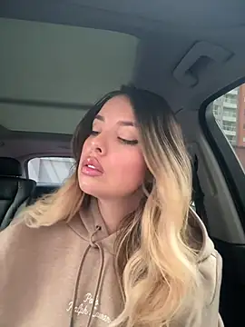 Snapshot of Alirawrz chatting on February 2025 01:07:01 PM Alirawrz online show from February 2025 01:07:01 PM