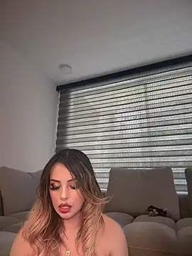 Snapshot of Alirawrz chatting on March 2025 06:58:02 PM Alirawrz online show from March 2025 06:58:02 PM