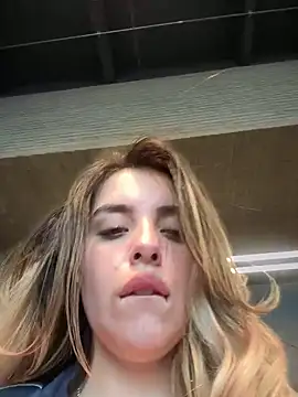 Snapshot of Alirawrz chatting on March 2025 09:45:02 PM Alirawrz online show from March 2025 09:45:02 PM