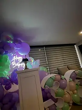 Snapshot of Alirawrz chatting on October 2025 08:03:02 PM Alirawrz online show from October 2025 08:03:02 PM