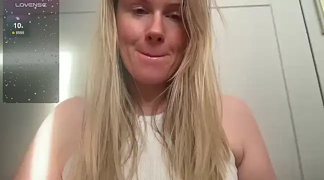 redheadrosie69 online show from March 2025 09:40:01 AM