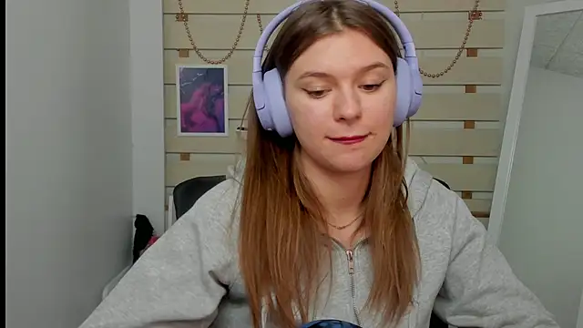 Josephine Kiss online show from February 2025 03:49:02 PM