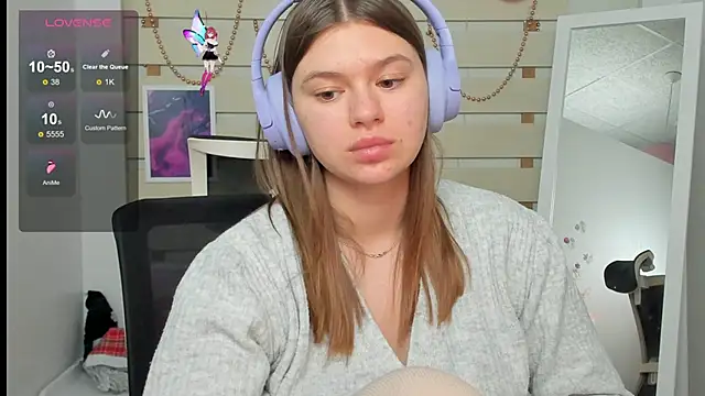 Josephine Kiss online show from March 2025 01:37:02 PM