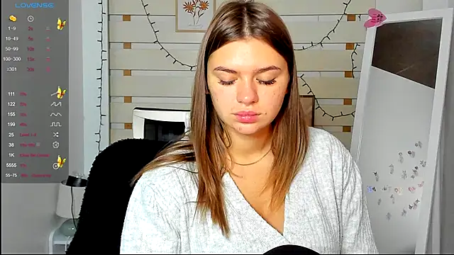 Josephine Kiss online show from October 2025 12:16:01 PM