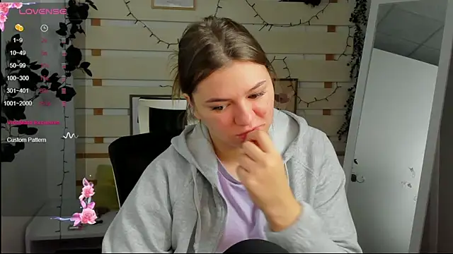 Josephine Kiss online show from March 2026 10:48:01 AM