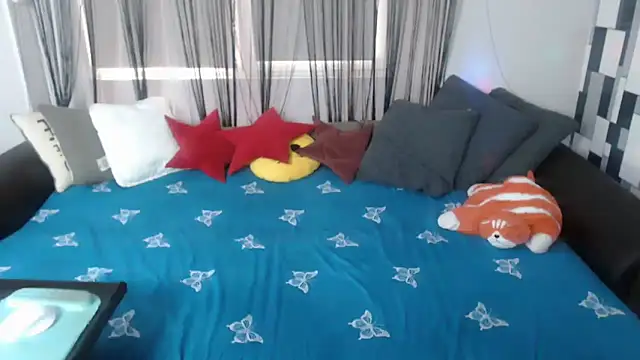 NycolleSweet37 online show from December 2025 11:17:01 AM