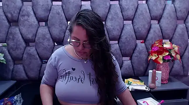 SaraThomso online show from December 2024 03:02:02 AM