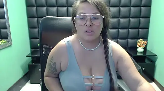 SaraThomso online show from February 2025 07:35:02 PM