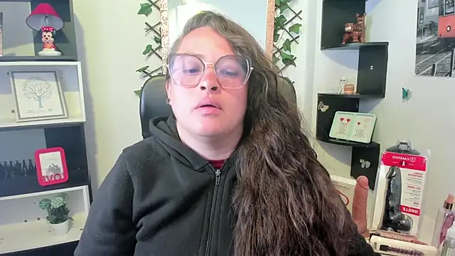 SaraThomso online show from October 2025 03:37:02 AM