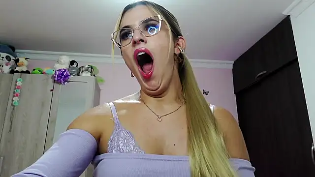 caroline jonson online show from February 2025 09:55:01 PM