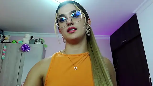 caroline jonson online show from March 2025 09:21:01 PM