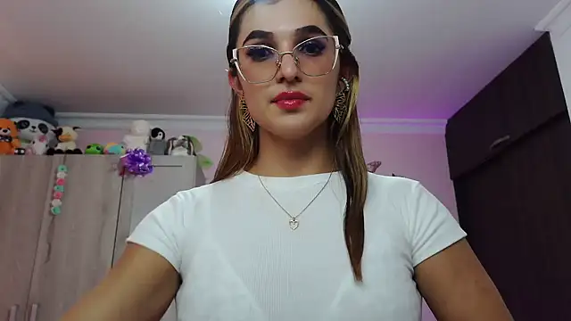 caroline jonson online show from March 2025 05:53:02 PM