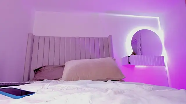 Shelynna azzul online show from February 2025 02:40:01 AM