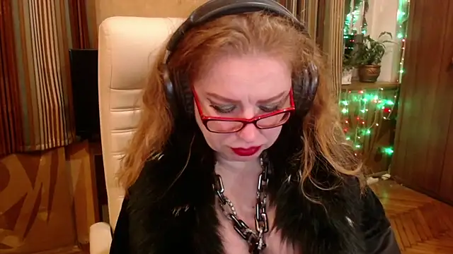 Miss Tress online show from November 2025 11:51:02 PM